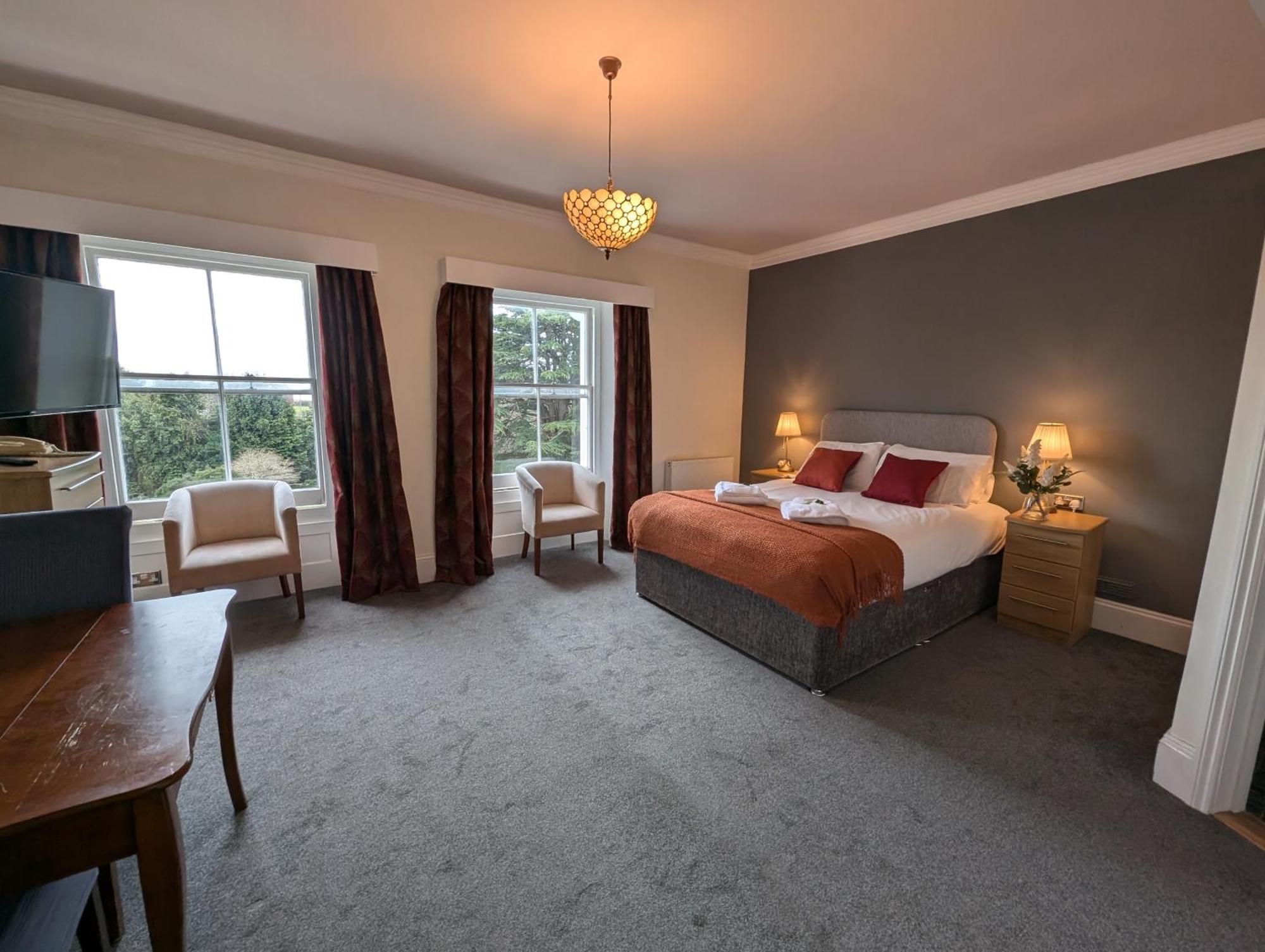 Anglesey Hotel กอสปอร์ต ภายนอก รูปภาพ