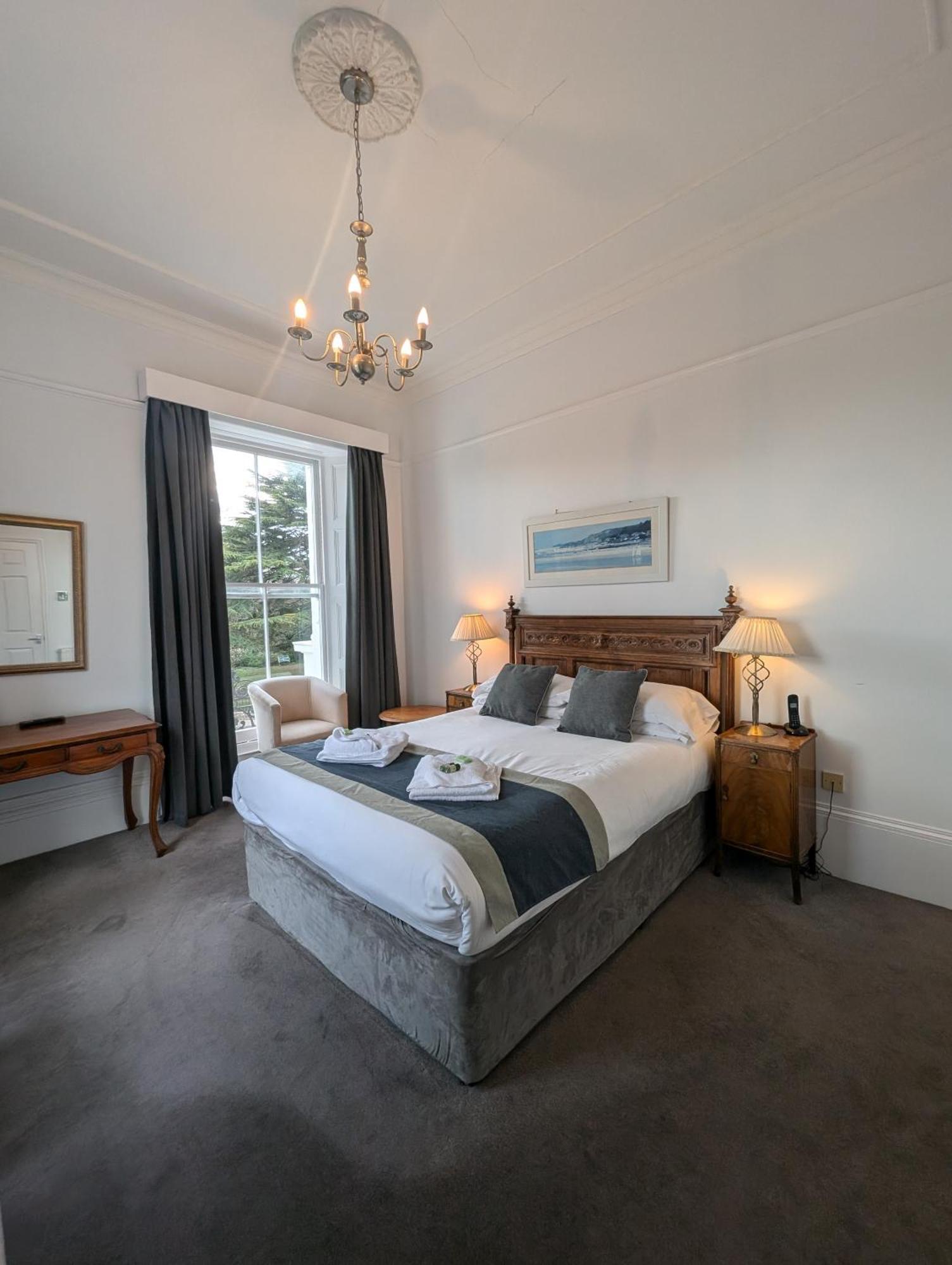 Anglesey Hotel กอสปอร์ต ภายนอก รูปภาพ