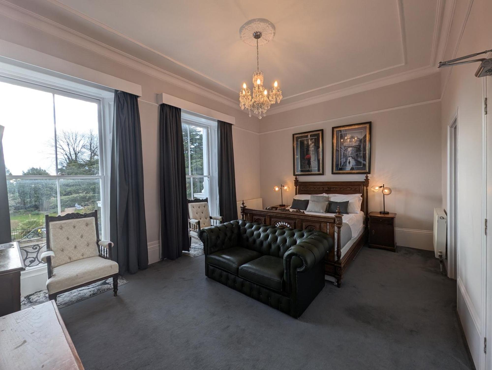 Anglesey Hotel กอสปอร์ต ภายนอก รูปภาพ